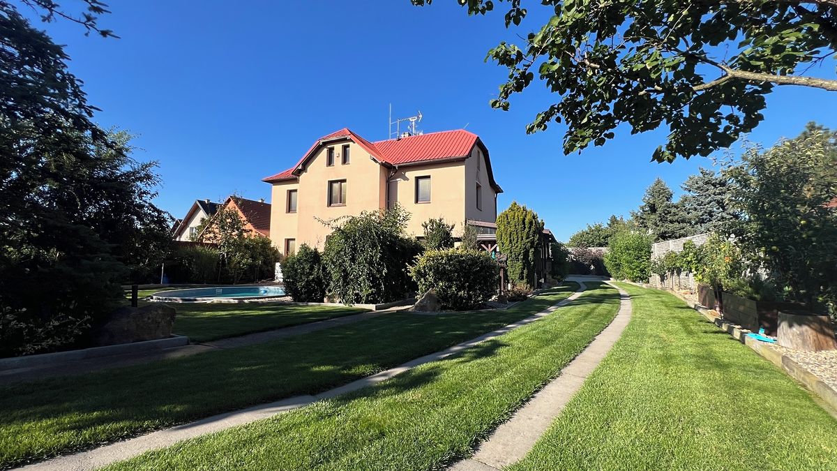 Prodej rodinného domu 169 m², pozemek 905 m²
